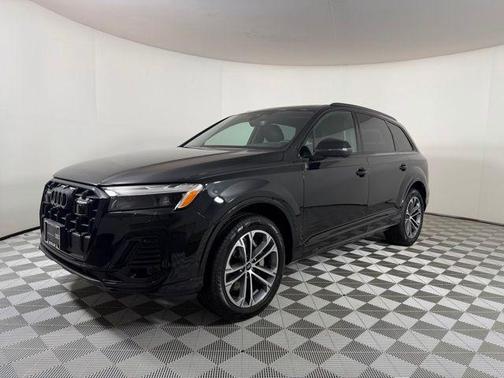 Mythos Black Metallic 2025 Audi Q7 45 Premium