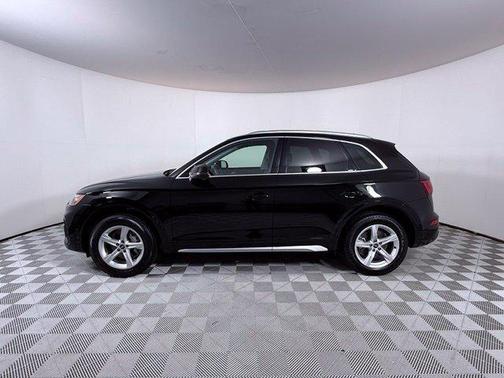 Brilliant Black 2023 Audi Q5 40 Premium