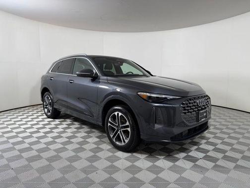 Tambora Gray Metallic 2025 Audi Q5 2.0T quattro Premium