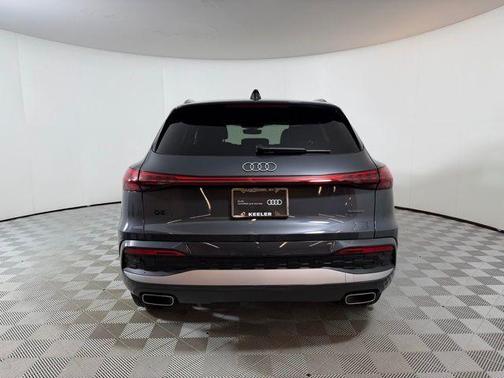 Tambora Gray Metallic 2025 Audi Q5 2.0T quattro Premium