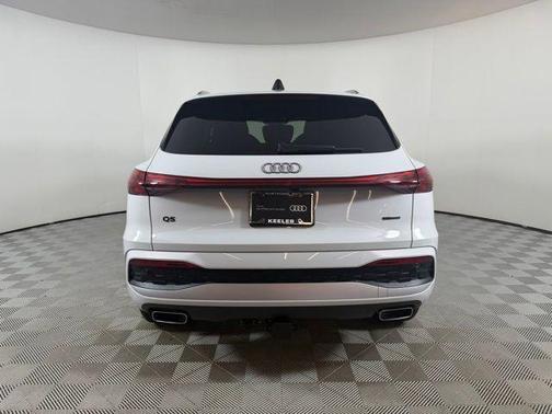 Glacier White Metallic 2025 Audi Q5 2.0T quattro Premium