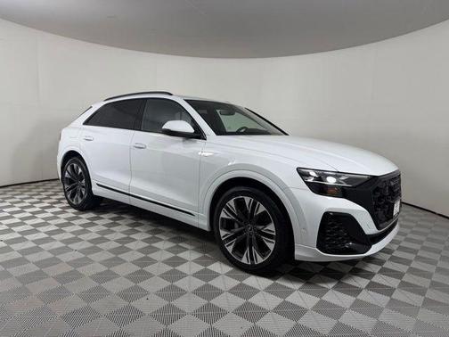 Glacier White Metallic 2026 Audi Q8 55 Premium