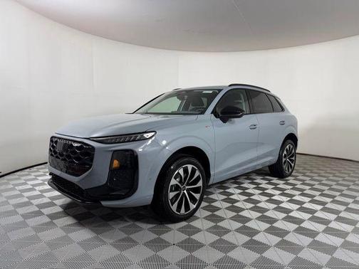 Arrow Gray Pearl 2026 Audi Q3 S line