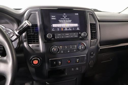 2023 Nissan Titan SV