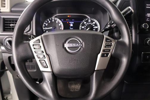 2023 Nissan Titan SV