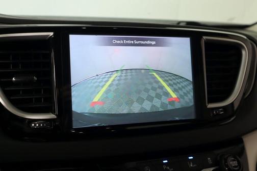 2023 Chrysler Pacifica Touring-L