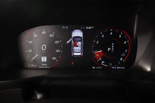 2022 Volvo XC40 T4 Momentum