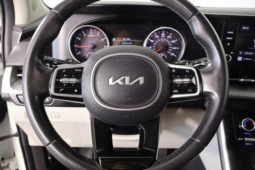 2022 Kia Carnival LXS