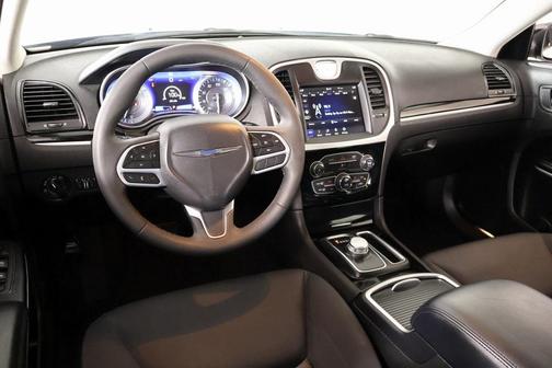 2023 Chrysler 300 Touring