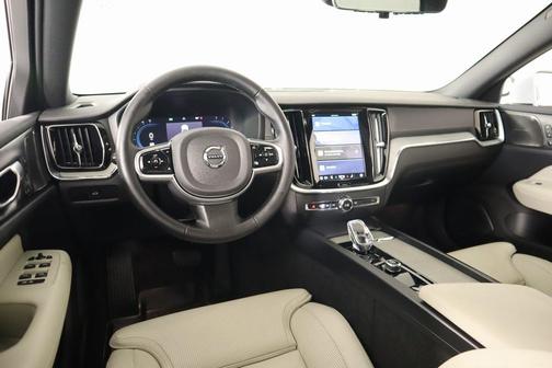 2025 Volvo V60 Cross Country B5 Ultra