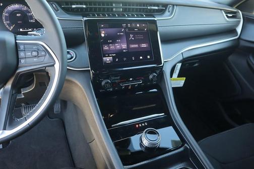 2025 Jeep Grand Cherokee Laredo X