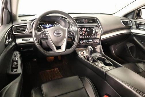 2022 Nissan Maxima SV