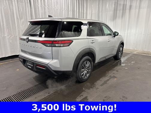 2024 Nissan Pathfinder S