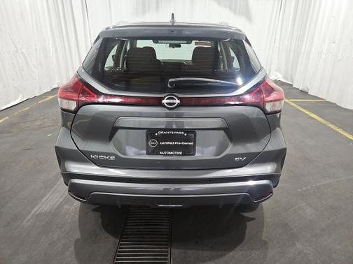 2022 Nissan Kicks SV