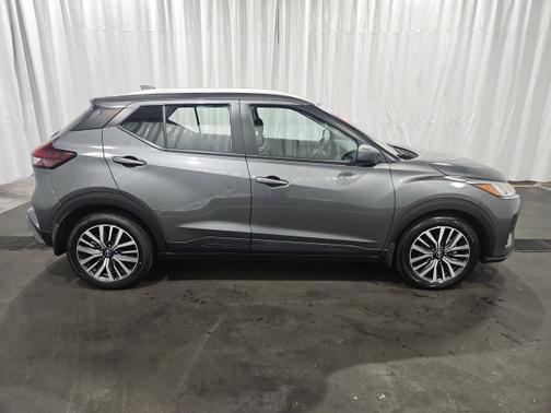 2022 Nissan Kicks SV