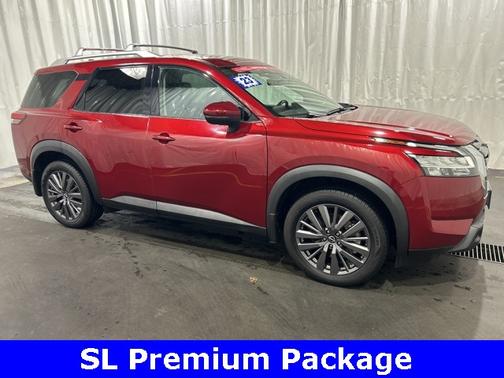 2023 Nissan Pathfinder SL