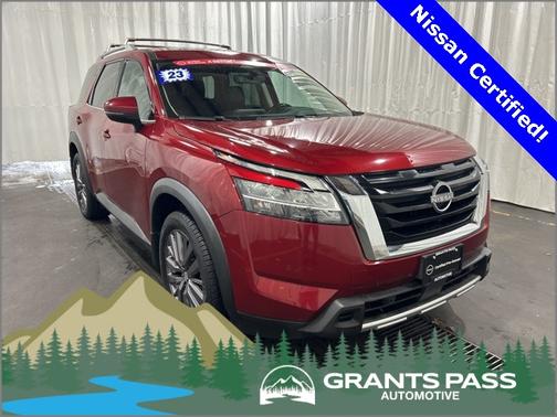 2023 Nissan Pathfinder SL
