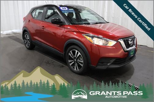 Cayenne Red / Super Black 2020 Nissan Kicks SV
