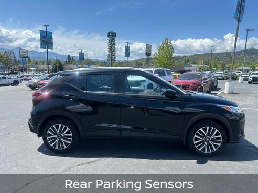 Super Black 2022 Nissan Kicks SV