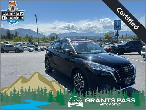 Super Black 2022 Nissan Kicks SV