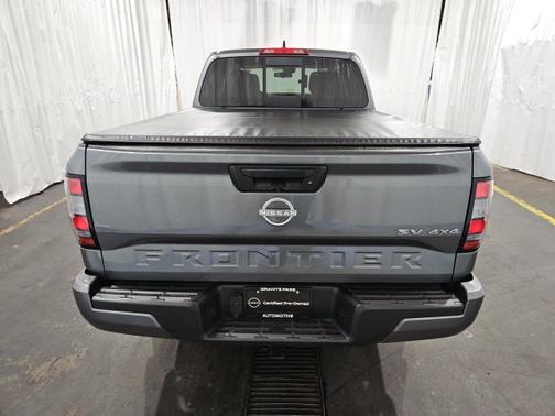 2024 Nissan Frontier SV