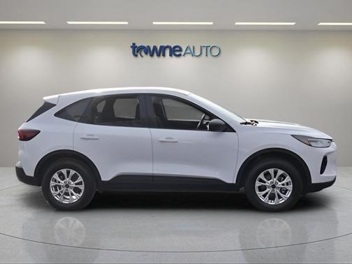 Oxford White 2025 Ford Escape Active