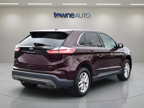 Burgundy 2022 Ford Edge SEL