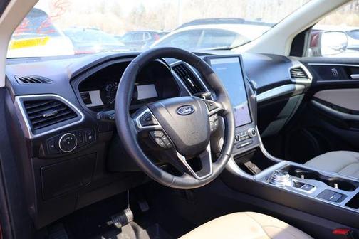 Burgundy 2022 Ford Edge SEL