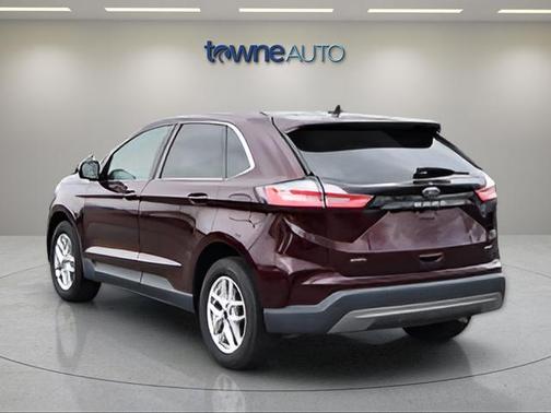 Burgundy 2022 Ford Edge SEL