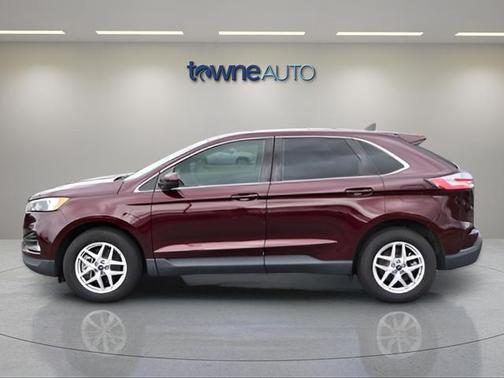 Burgundy 2022 Ford Edge SEL