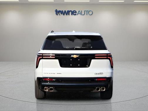 Polar White 2026 Chevrolet Traverse High Country