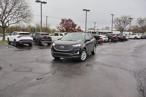 Black Metallic 2023 Ford Edge SEL