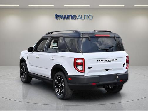 Oxford White 2022 Ford Bronco Sport Outer Banks