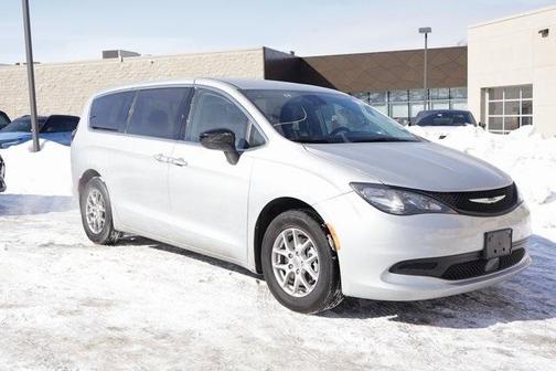 2024 Chrysler Voyager LX