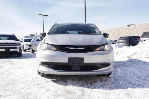 2024 Chrysler Voyager LX