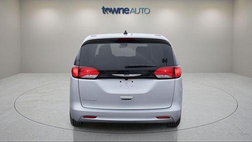 2024 Chrysler Voyager LX