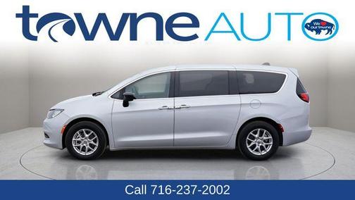 2024 Chrysler Voyager LX