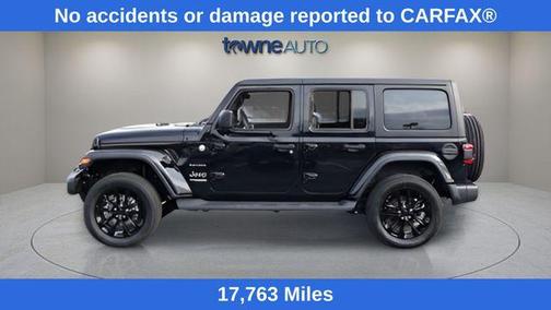 Black Clearcoat 2022 Jeep Wrangler Unlimited Sahara