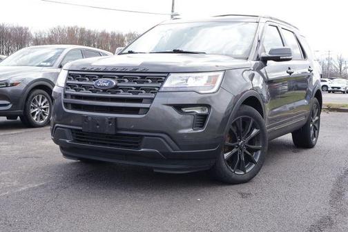 Magnetic 2018 Ford Explorer XLT