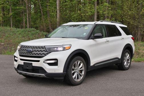 White Metallic 2023 Ford Explorer XLT