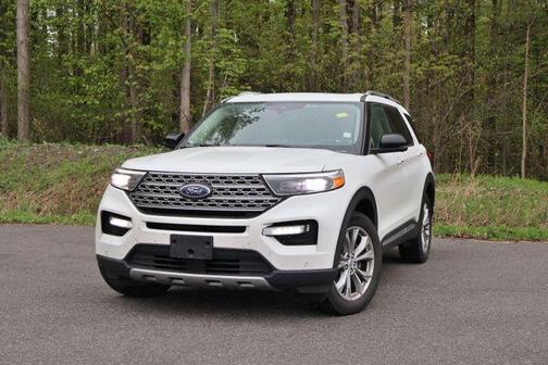 White Metallic 2023 Ford Explorer XLT