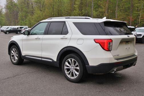 White Metallic 2023 Ford Explorer XLT