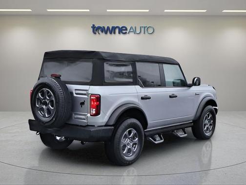 Iconic Silver Metallic 2023 Ford Bronco Big Bend