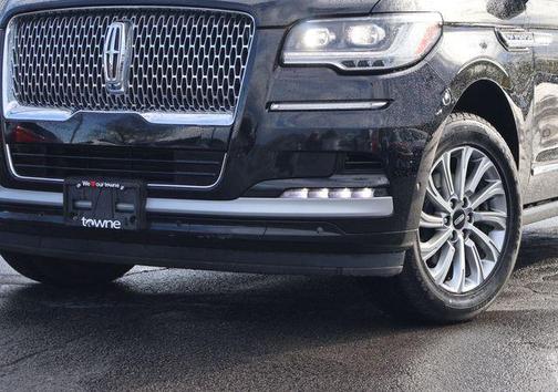 Black Metallic 2022 Lincoln Navigator L Standard