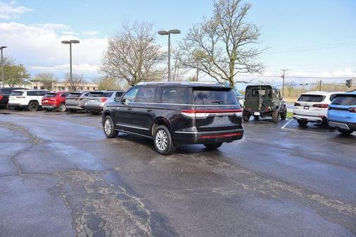 Black Metallic 2022 Lincoln Navigator L Standard