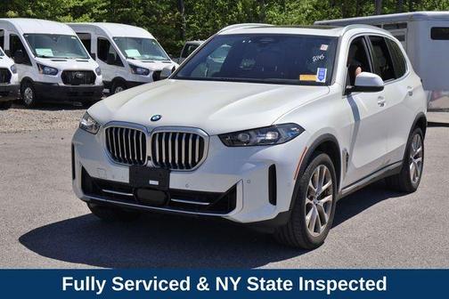 Mineral White Metallic 2024 BMW X5 xDrive40i