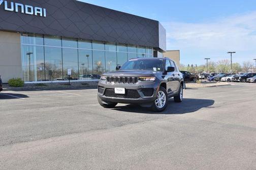 Metallic 2025 Jeep Grand Cherokee Laredo