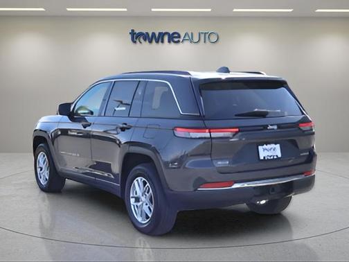 Metallic 2025 Jeep Grand Cherokee Laredo
