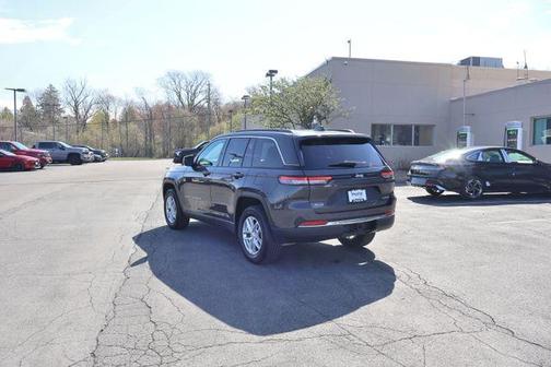 Metallic 2025 Jeep Grand Cherokee Laredo