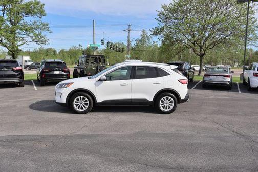 Oxford White 2020 Ford Escape SE